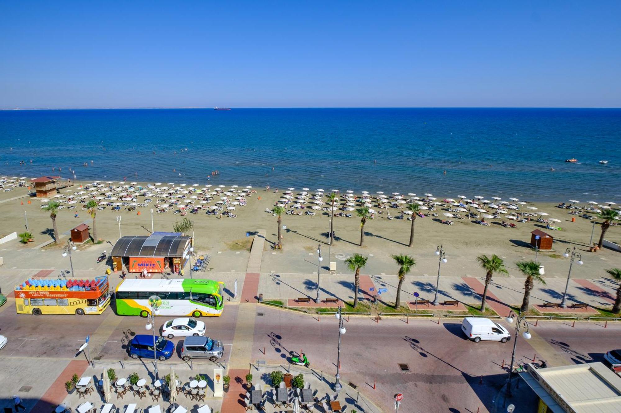 Lazuli Sea View Beachfront Ap 21 Larnaca Buitenkant foto