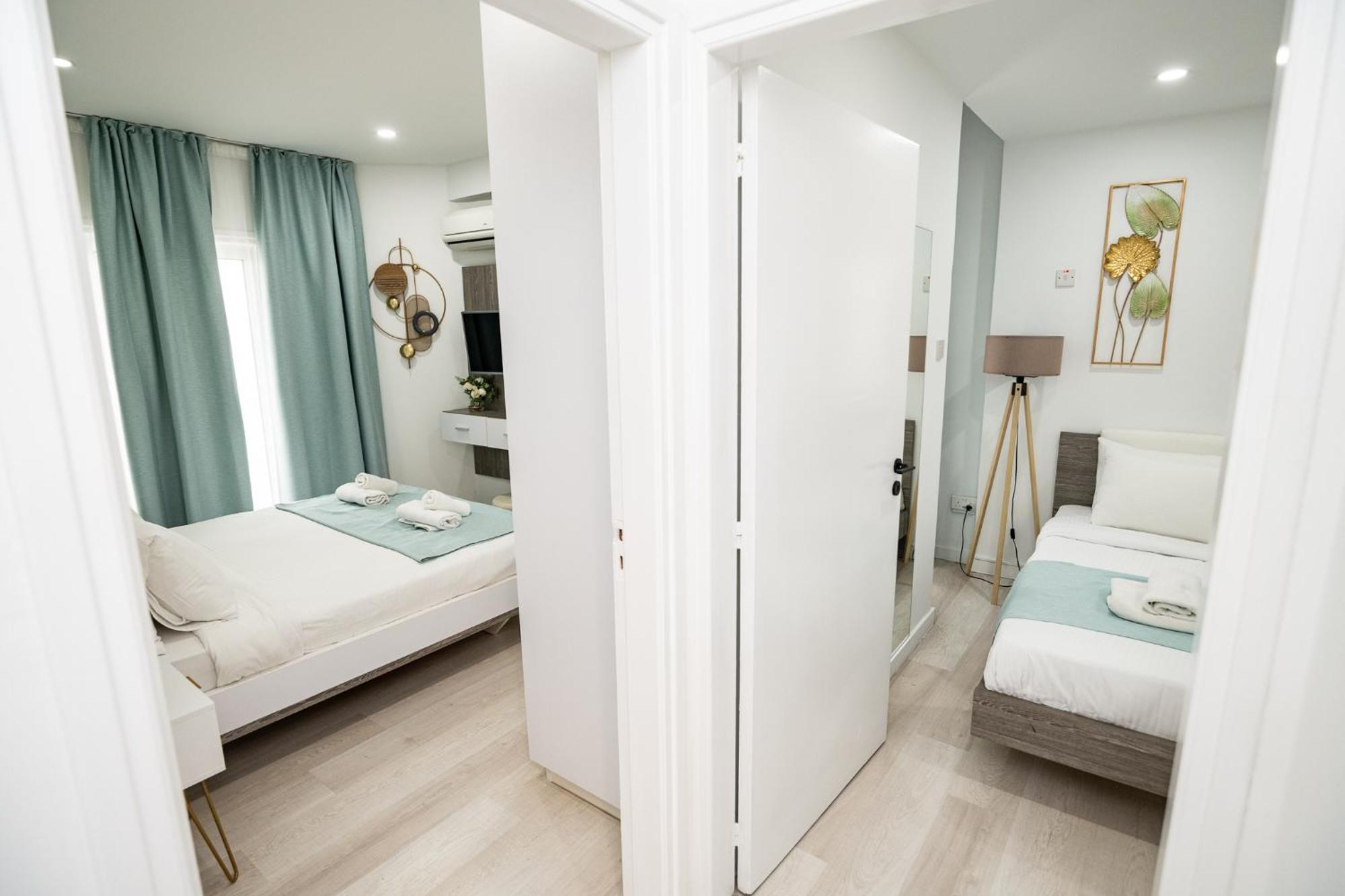Lazuli Sea View Beachfront Ap 21 Larnaca Buitenkant foto