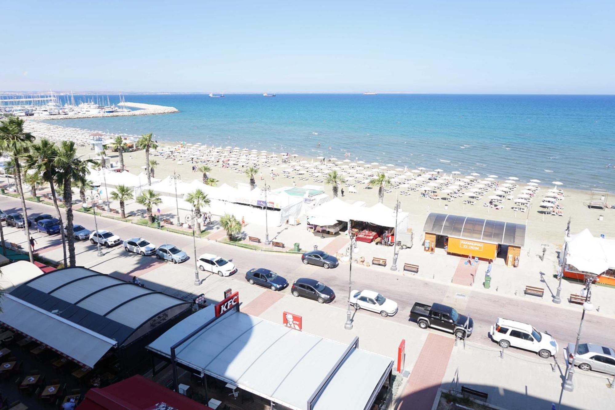 Lazuli Sea View Beachfront Ap 21 Larnaca Buitenkant foto