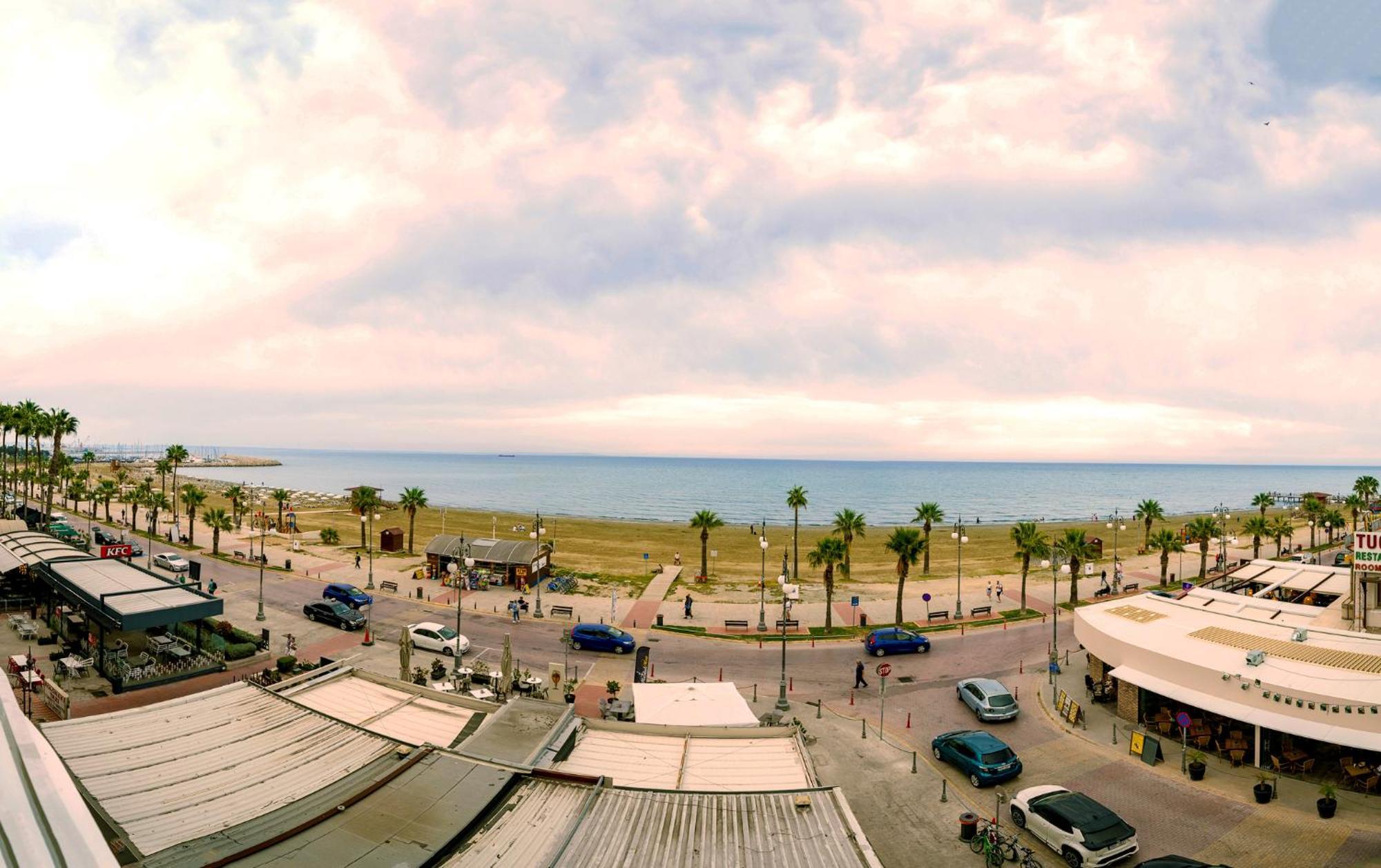 Lazuli Sea View Beachfront Ap 21 Larnaca Buitenkant foto