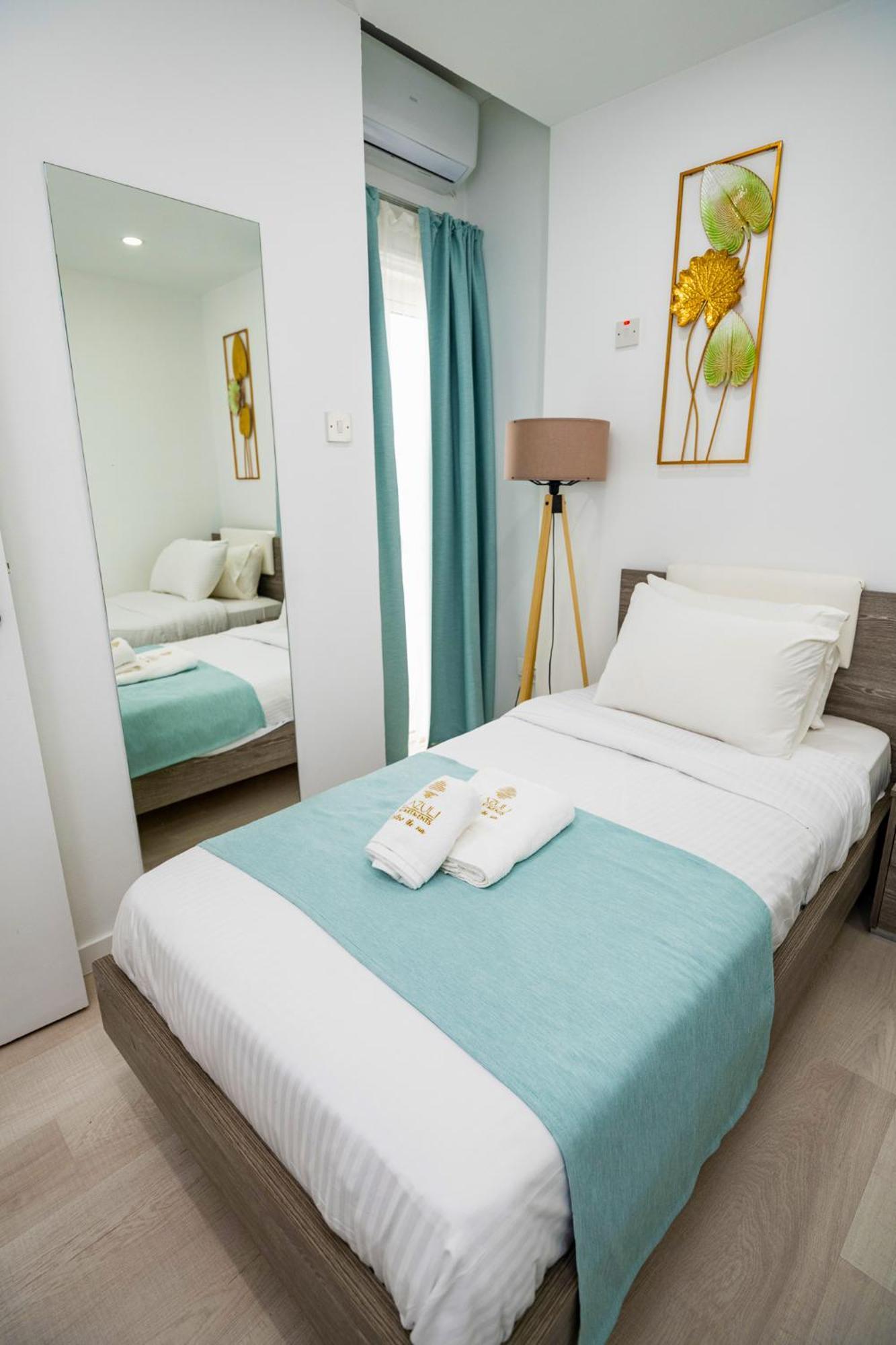 Lazuli Sea View Beachfront Ap 21 Larnaca Buitenkant foto
