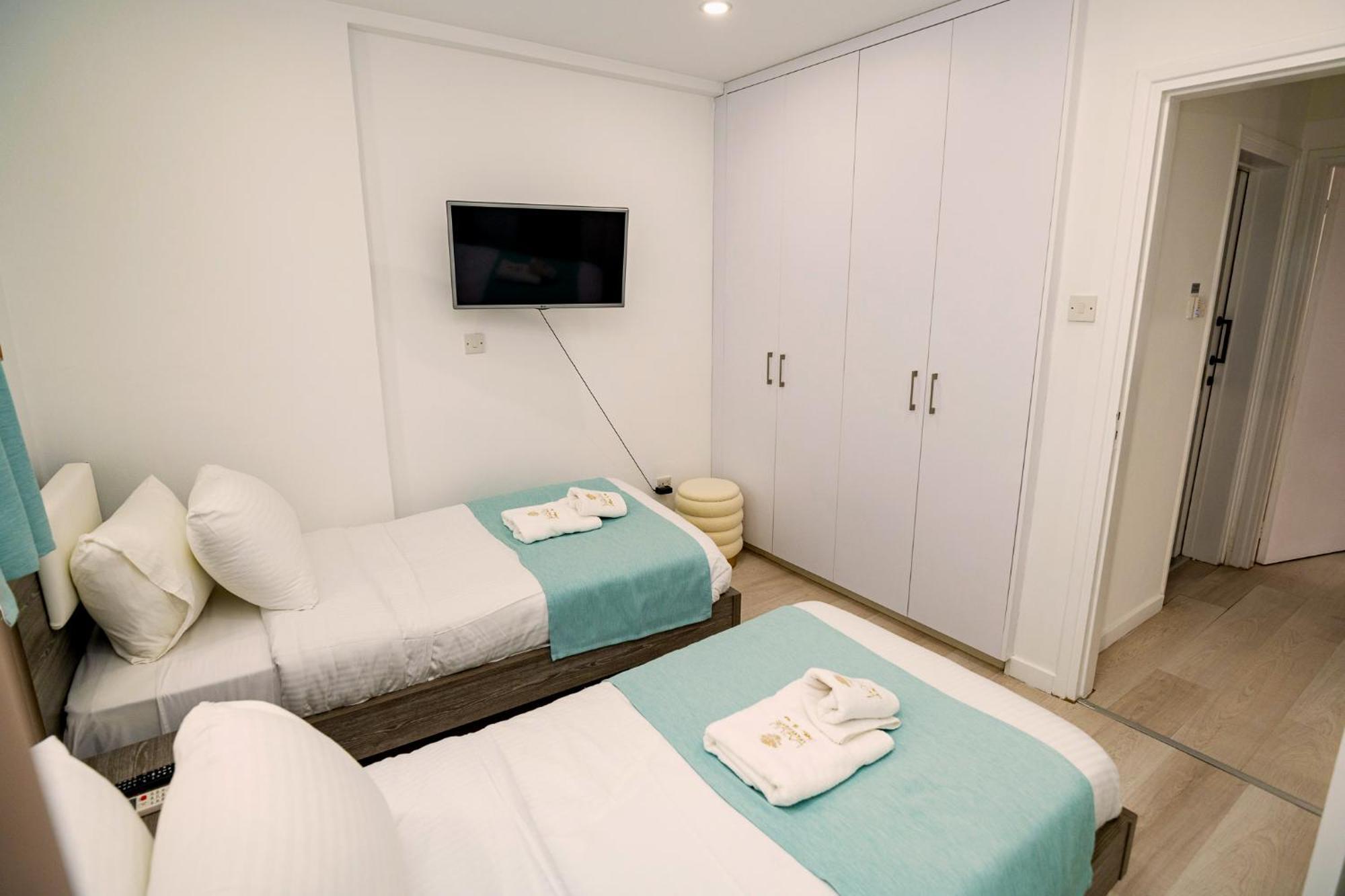 Lazuli Sea View Beachfront Ap 21 Larnaca Buitenkant foto
