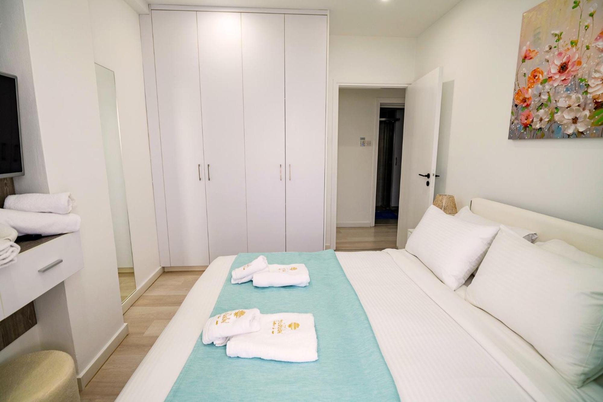 Lazuli Sea View Beachfront Ap 21 Larnaca Buitenkant foto